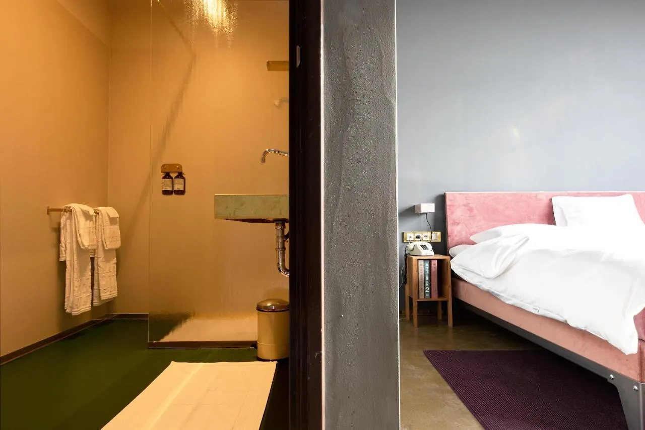 Hotel Piet Hein Eek Eindhove 0*,